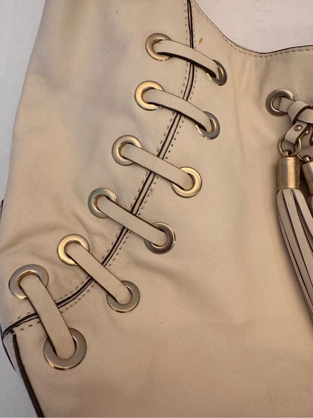 Michael Kors Astor Grommet Hobo Shoulder Leather Bag Purse Ivory Baseball